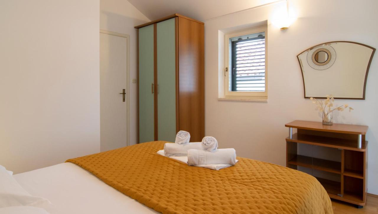 Mozart Apartments Baška Voda Buitenkant foto