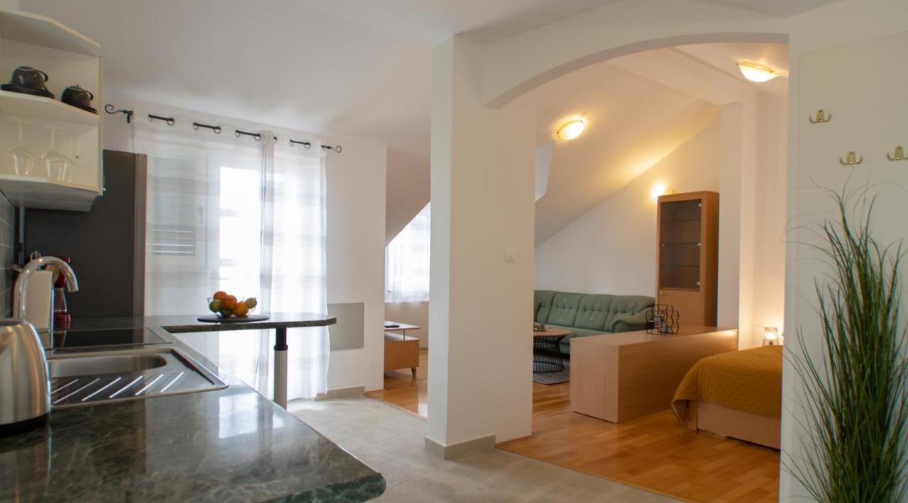 Mozart Apartments Baška Voda Buitenkant foto