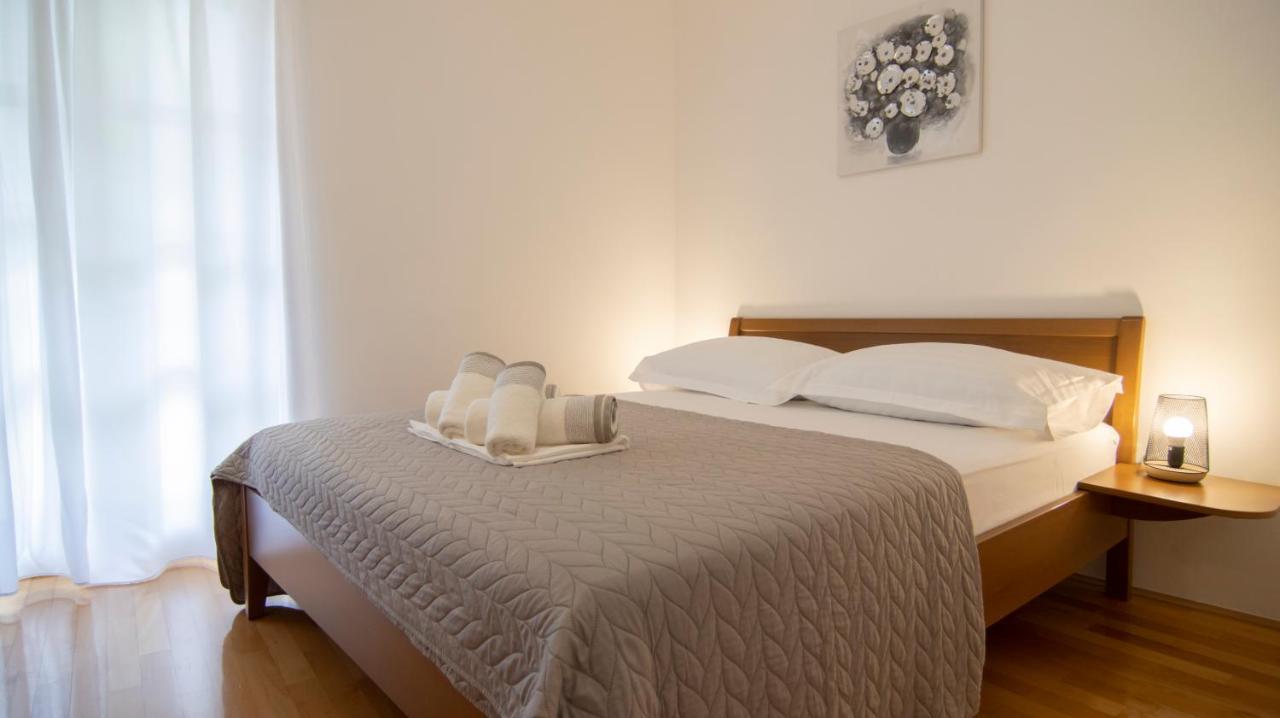 Mozart Apartments Baška Voda Buitenkant foto
