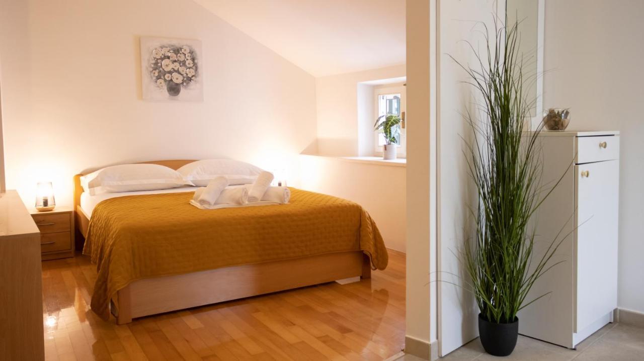 Mozart Apartments Baška Voda Buitenkant foto
