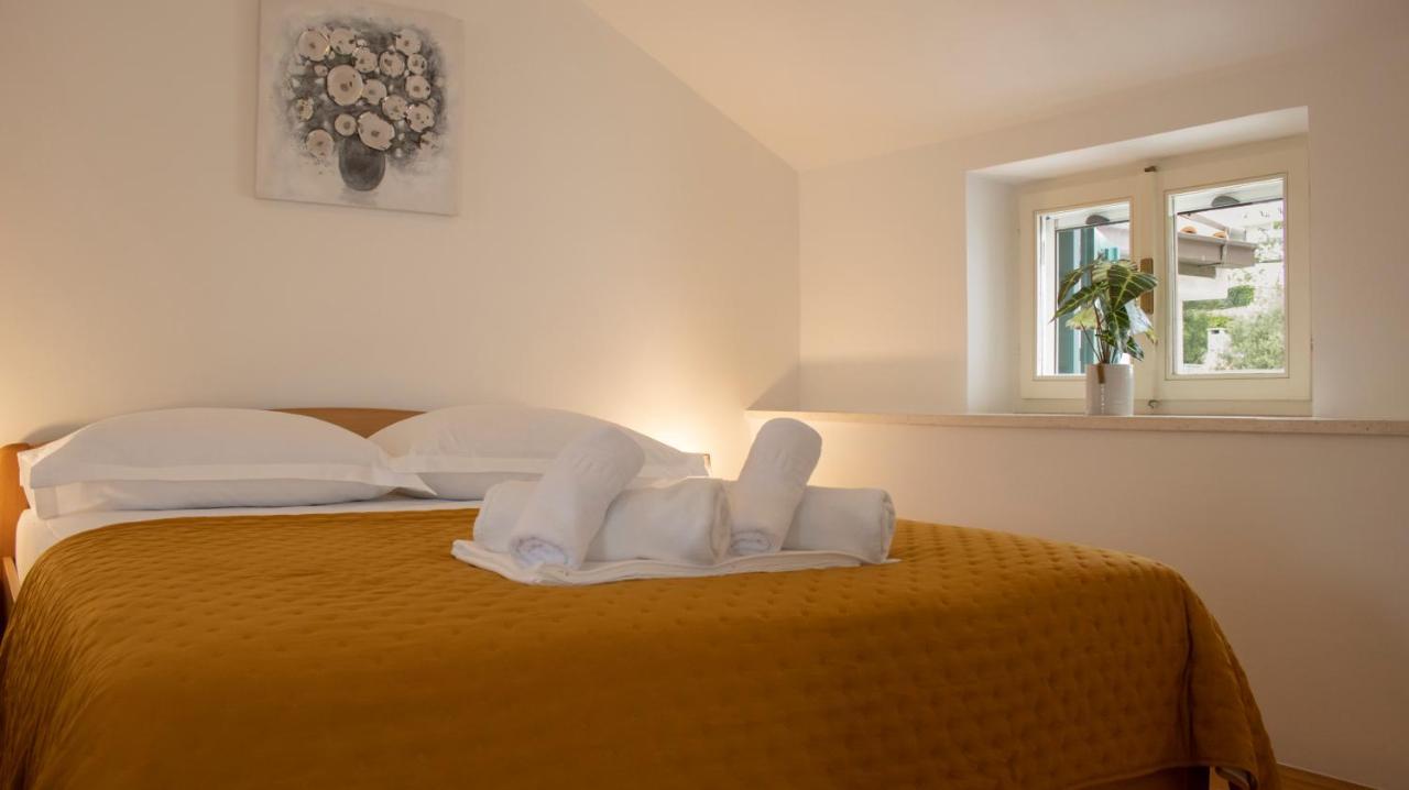Mozart Apartments Baška Voda Buitenkant foto