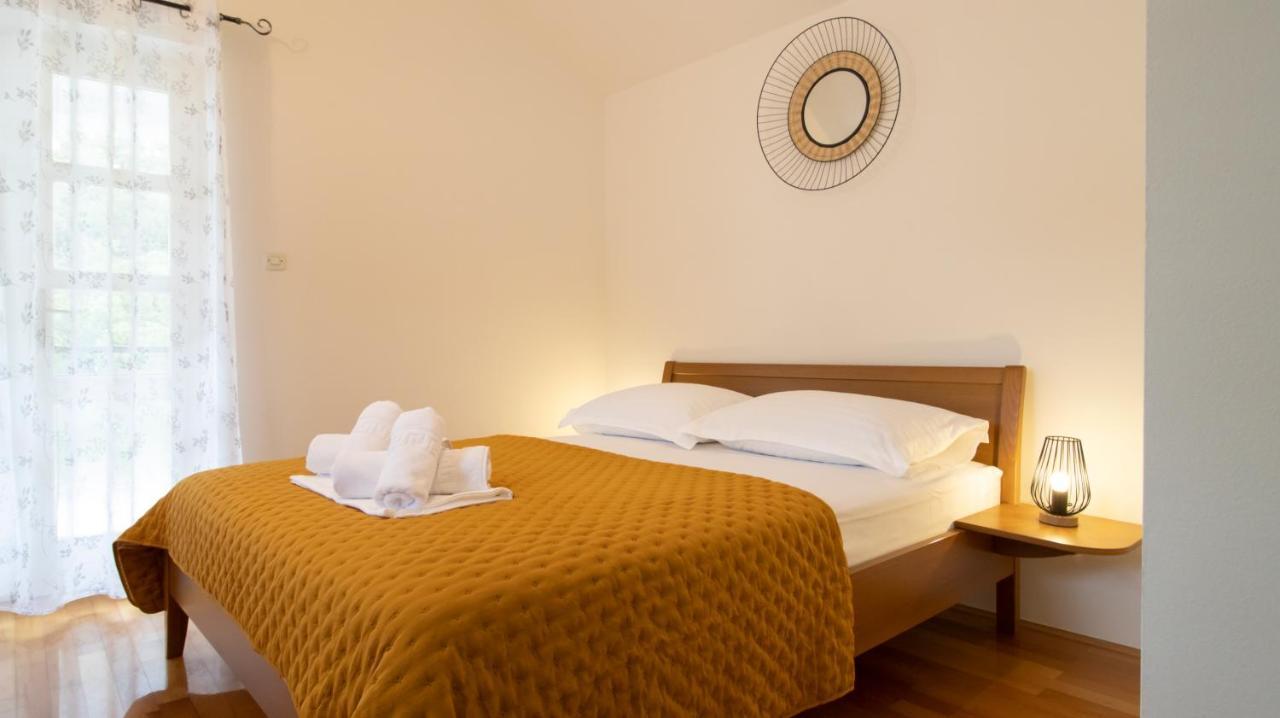 Mozart Apartments Baška Voda Buitenkant foto