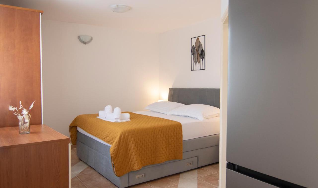 Mozart Apartments Baška Voda Buitenkant foto
