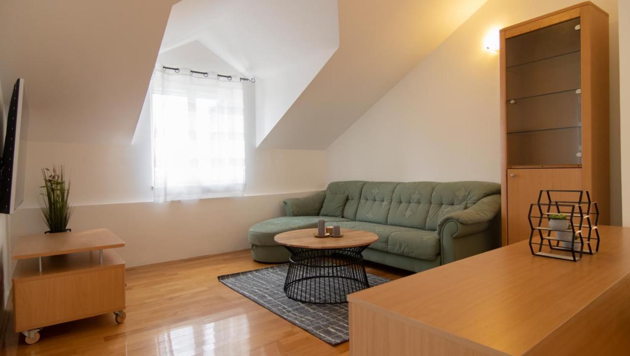 Mozart Apartments Baška Voda Buitenkant foto