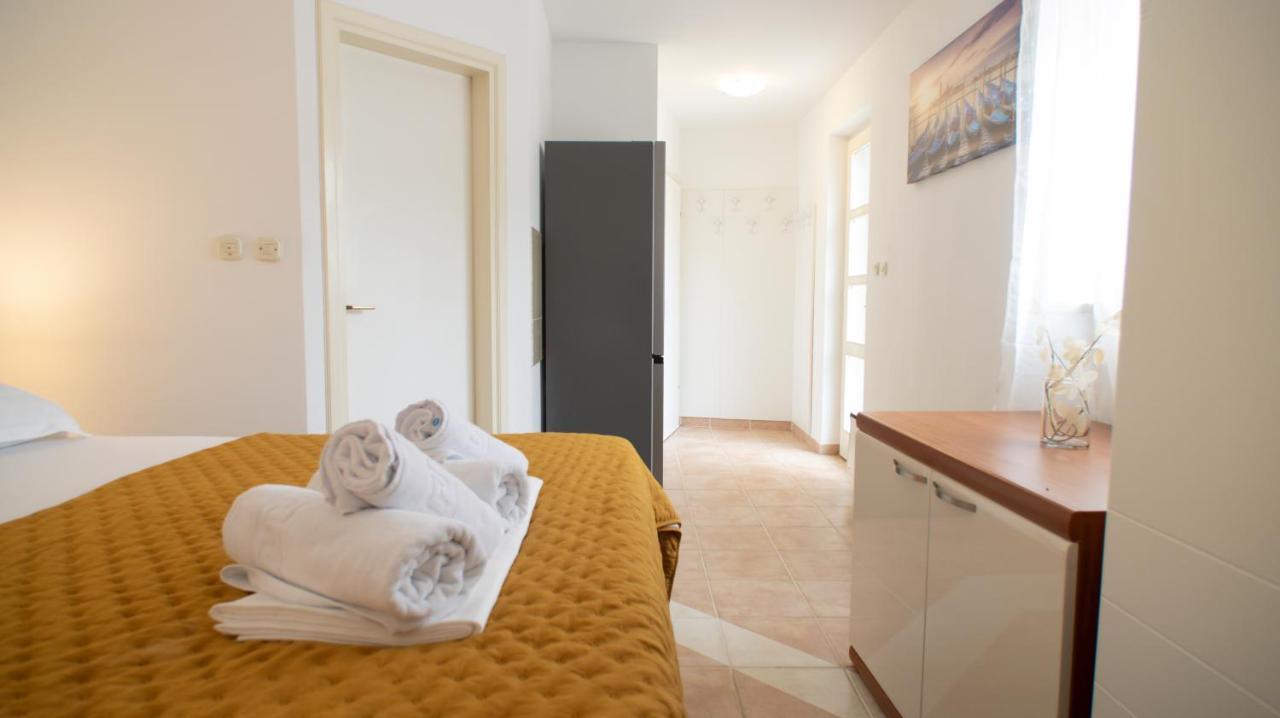 Mozart Apartments Baška Voda Buitenkant foto